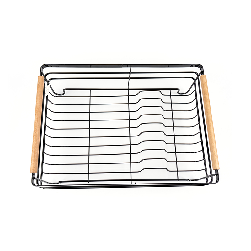 Metalni stalak za sušenje posuđa s drvenim ručkama