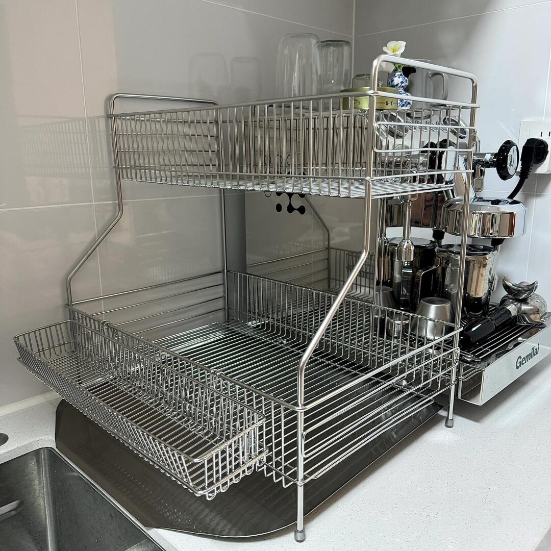 Kako maksimalno povećati prostor za pohranu pomoću stalka za zdjele od nehrđajućeg čelika: praktični savjeti